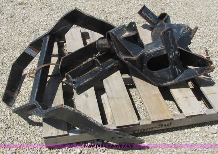 image for item K4718 New Holland 7310 loader