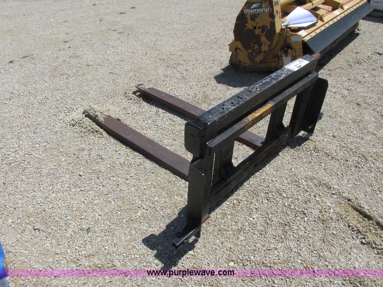 image for item K4729 Tractor forks