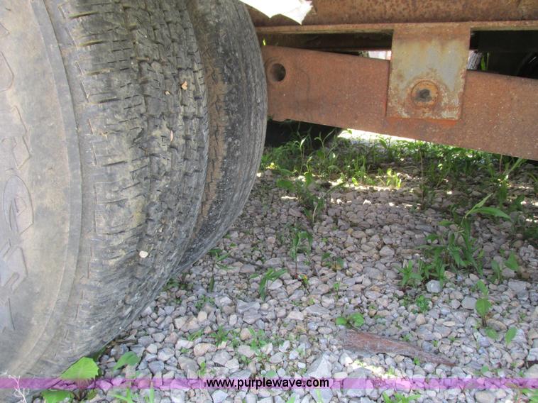 image for item K4736 2000 Contrail C20 log loader trailer