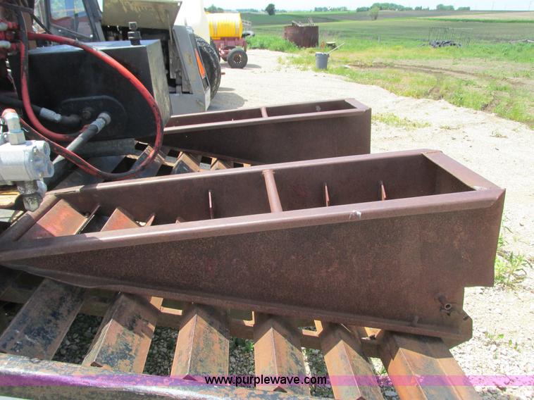 image for item K4736 2000 Contrail C20 log loader trailer