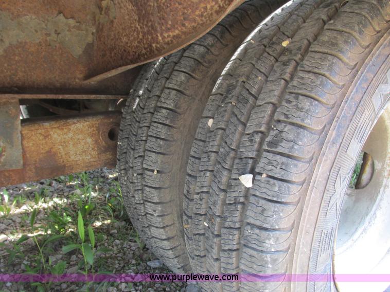 image for item K4736 2000 Contrail C20 log loader trailer