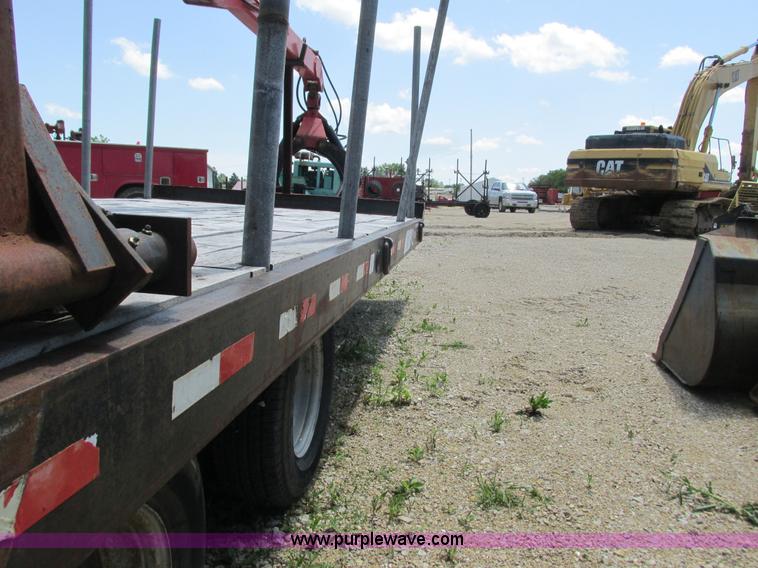image for item K4736 2000 Contrail C20 log loader trailer