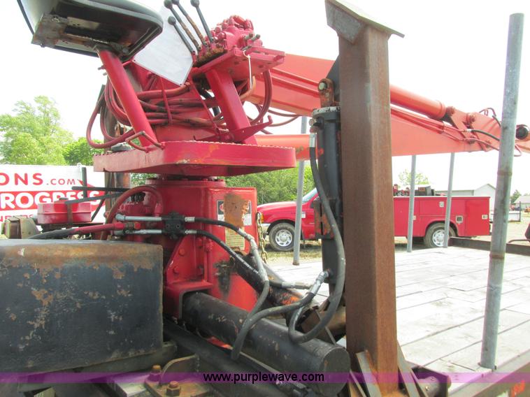 image for item K4736 2000 Contrail C20 log loader trailer