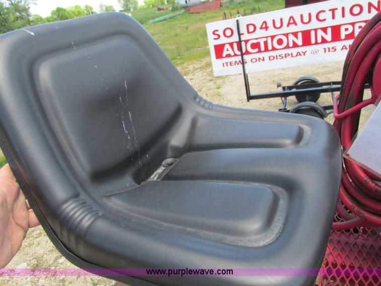 image for item K4736 2000 Contrail C20 log loader trailer