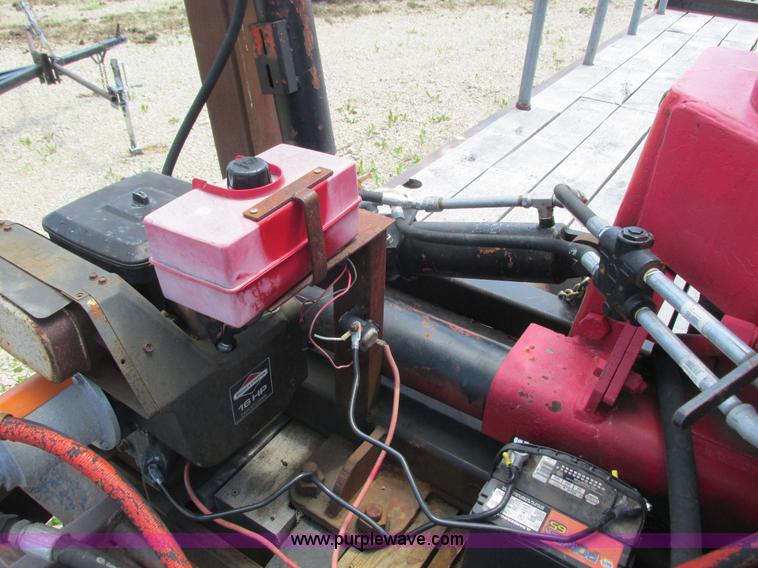 image for item K4736 2000 Contrail C20 log loader trailer