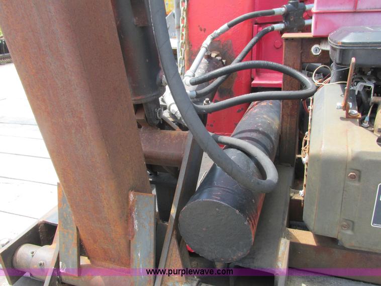 image for item K4736 2000 Contrail C20 log loader trailer