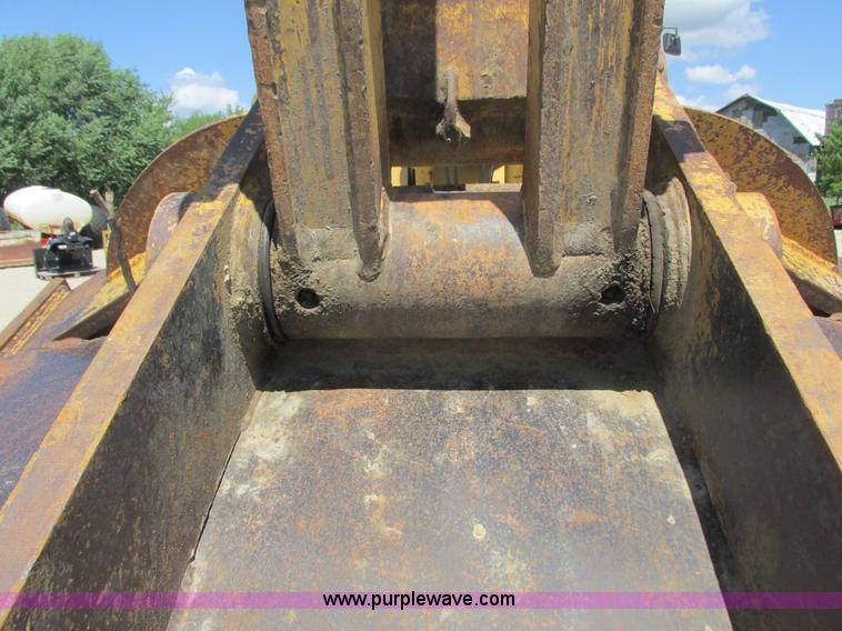 image for item K4737 1994 Caterpillar 330L excavator