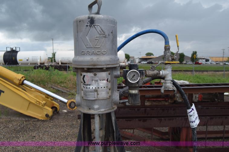 image for item K7325 Graco 222-772 pump mixer