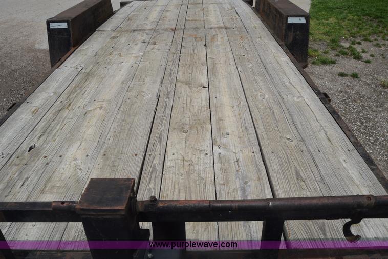 image for item K7328 1990 Star utility trailer