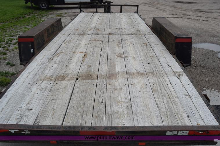 image for item K7328 1990 Star utility trailer