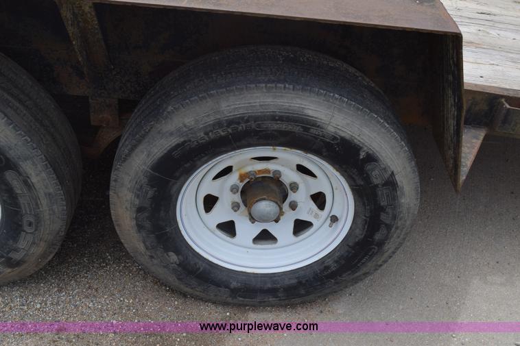 image for item K7328 1990 Star utility trailer