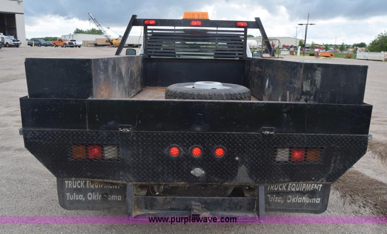 image for item K7330 2007 Chevrolet Silverado 3500HD Crew Cab flatbed truck