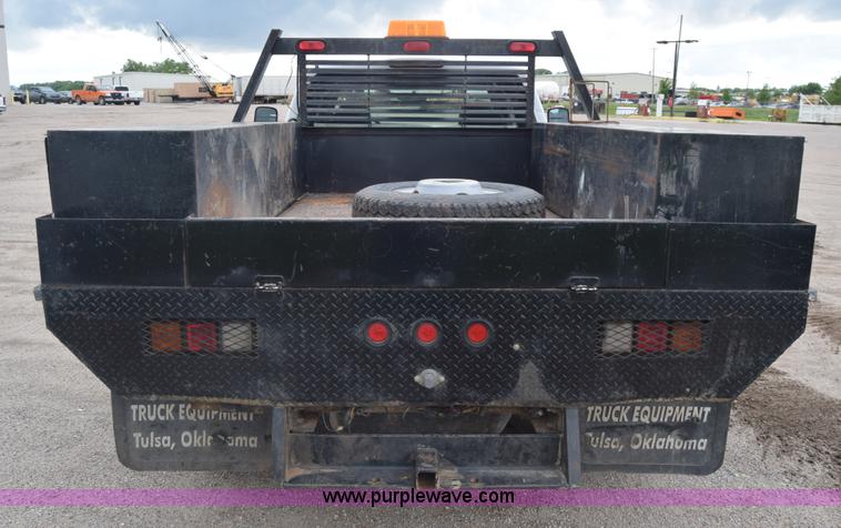 image for item K7330 2007 Chevrolet Silverado 3500HD Crew Cab flatbed truck