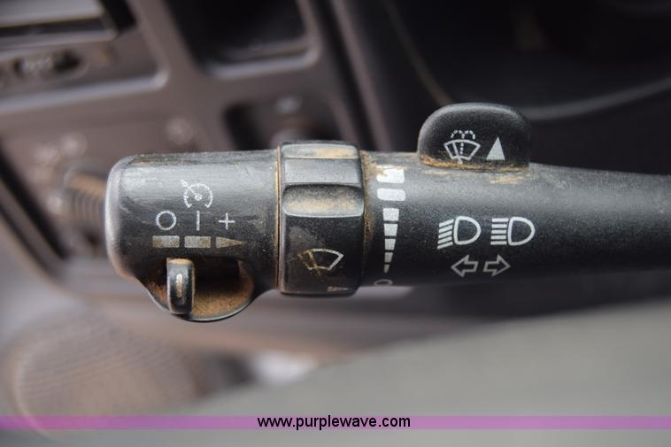 image for item K7330 2007 Chevrolet Silverado 3500HD Crew Cab flatbed truck