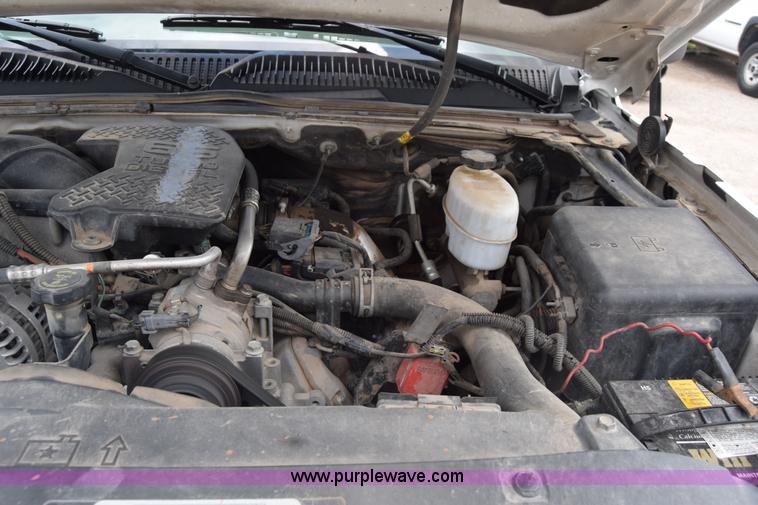 image for item K7330 2007 Chevrolet Silverado 3500HD Crew Cab flatbed truck