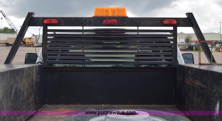 image for item K7330 2007 Chevrolet Silverado 3500HD Crew Cab flatbed truck