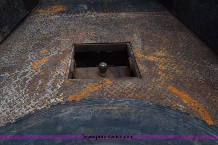 image for item K7330 2007 Chevrolet Silverado 3500HD Crew Cab flatbed truck