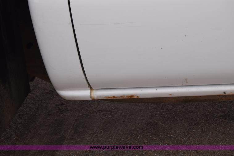 image for item K7330 2007 Chevrolet Silverado 3500HD Crew Cab flatbed truck