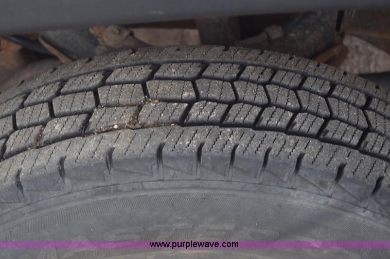 image for item K7330 2007 Chevrolet Silverado 3500HD Crew Cab flatbed truck