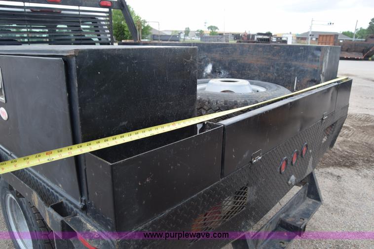 image for item K7330 2007 Chevrolet Silverado 3500HD Crew Cab flatbed truck