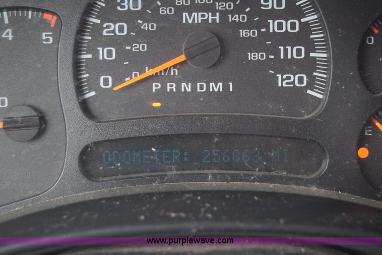 image for item K7335 2006 Chevrolet Silverado 3500HD Crew Cab pickup truck