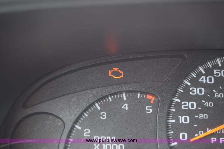 image for item K7335 2006 Chevrolet Silverado 3500HD Crew Cab pickup truck