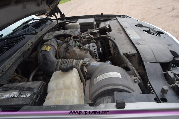 image for item K7335 2006 Chevrolet Silverado 3500HD Crew Cab pickup truck