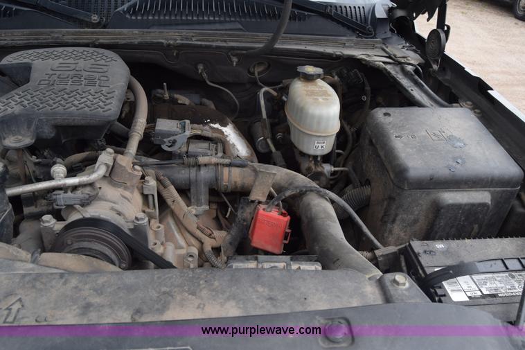 image for item K7335 2006 Chevrolet Silverado 3500HD Crew Cab pickup truck