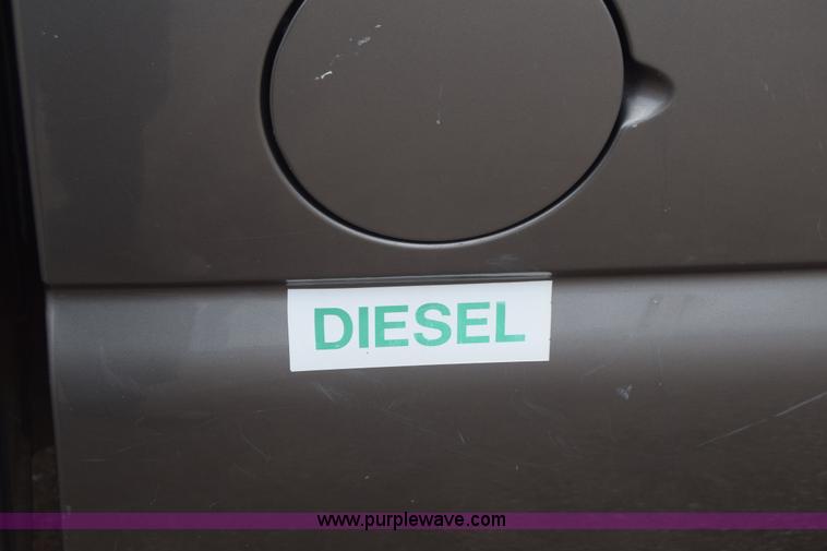 image for item K7335 2006 Chevrolet Silverado 3500HD Crew Cab pickup truck