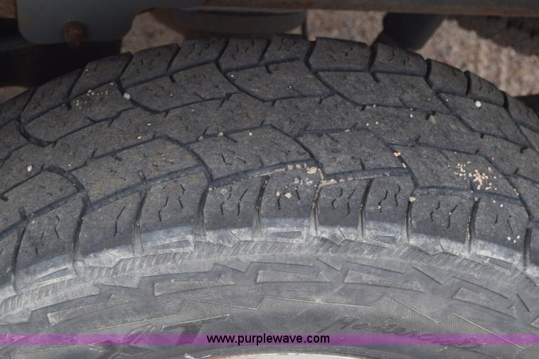 image for item K7335 2006 Chevrolet Silverado 3500HD Crew Cab pickup truck