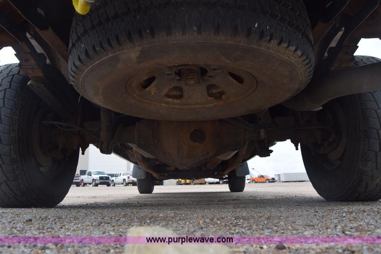 image for item K7335 2006 Chevrolet Silverado 3500HD Crew Cab pickup truck