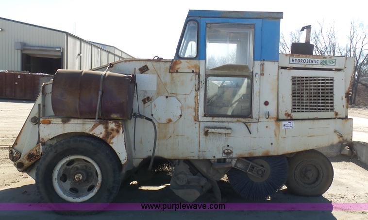 image for item K7676 Elgin Pelican S street sweeper