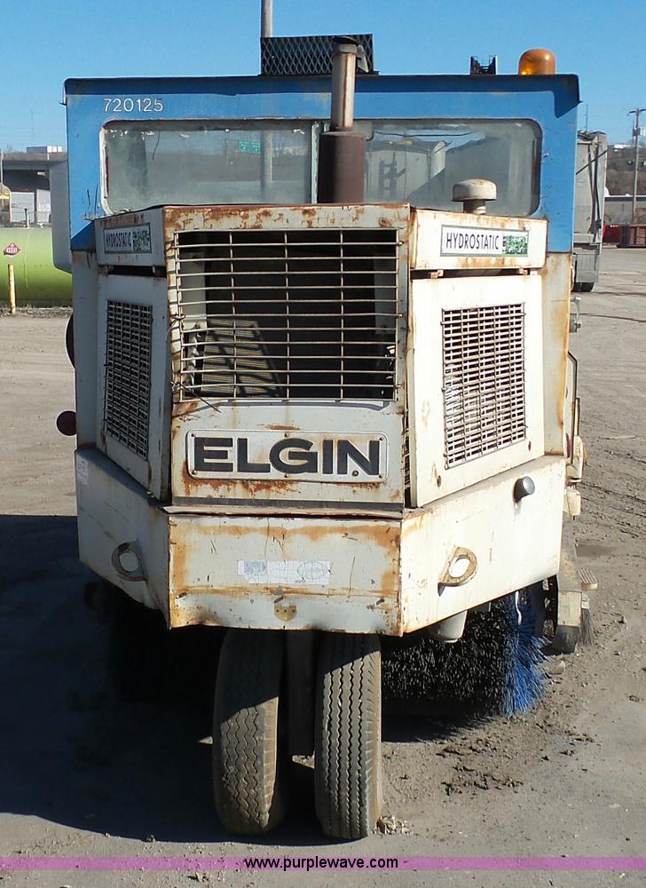 image for item K7676 Elgin Pelican S street sweeper