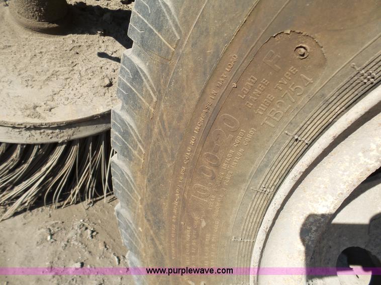 image for item K7676 Elgin Pelican S street sweeper