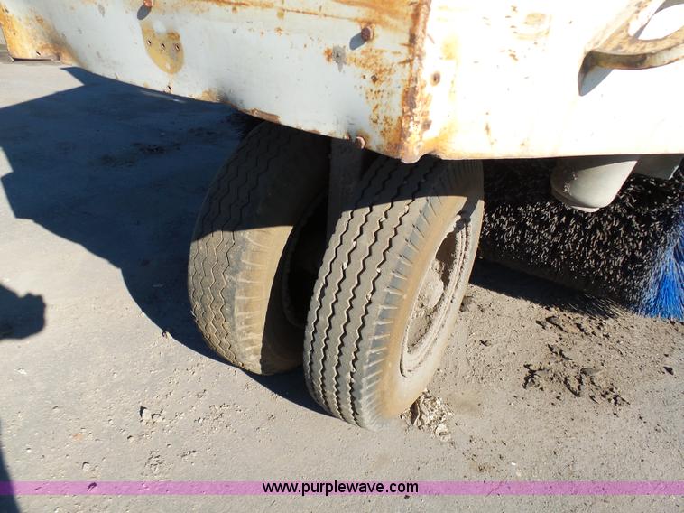 image for item K7676 Elgin Pelican S street sweeper