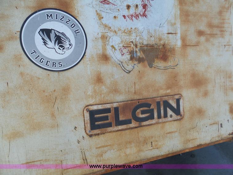 image for item K7676 Elgin Pelican S street sweeper