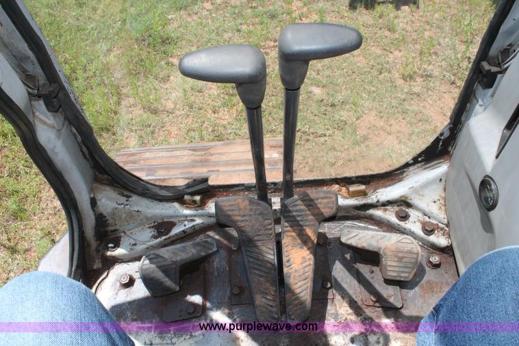 image for item K8805 2005 Kobelco SK160LC excavator