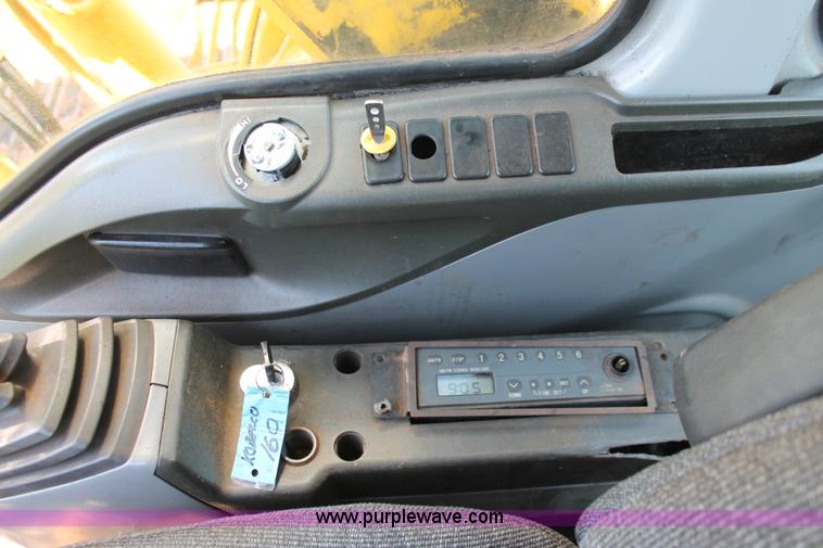 image for item K8805 2005 Kobelco SK160LC excavator