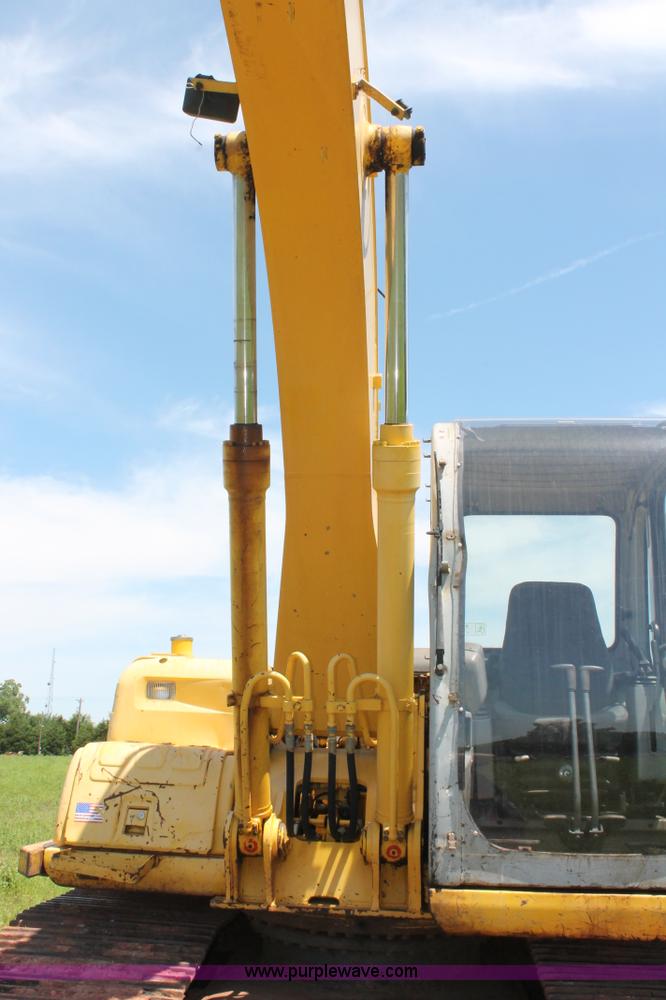 image for item K8805 2005 Kobelco SK160LC excavator