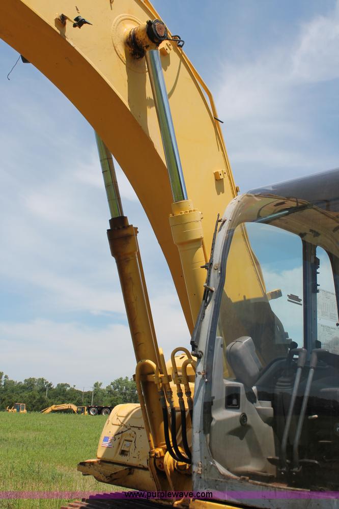 image for item K8805 2005 Kobelco SK160LC excavator