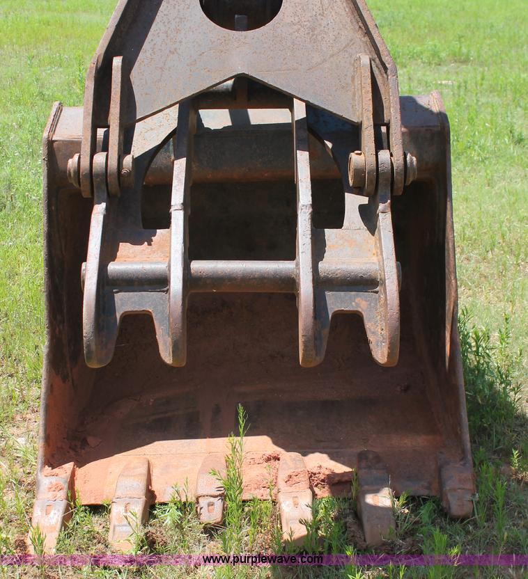 image for item K8805 2005 Kobelco SK160LC excavator