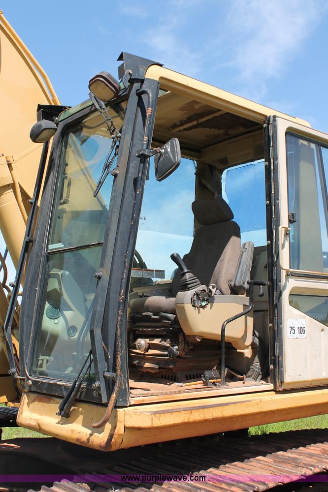 image for item K8806 1998 Caterpillar 322B L excavator