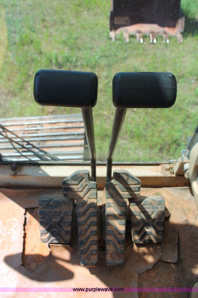 image for item K8806 1998 Caterpillar 322B L excavator