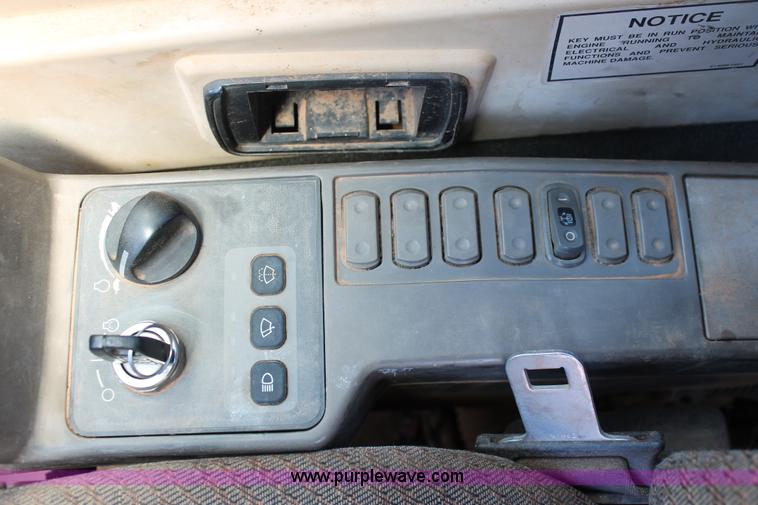 image for item K8806 1998 Caterpillar 322B L excavator