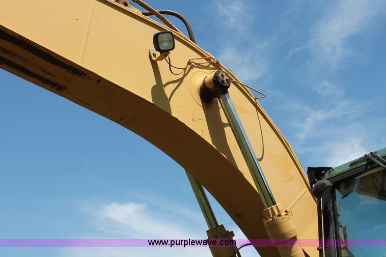 image for item K8806 1998 Caterpillar 322B L excavator