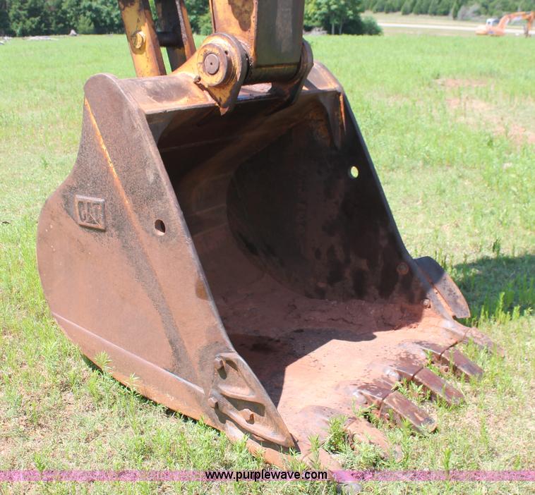 image for item K8806 1998 Caterpillar 322B L excavator