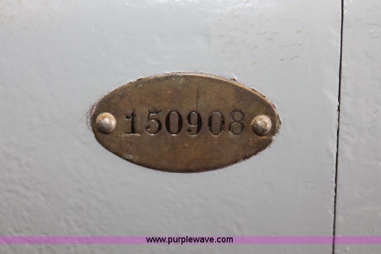 image for item K8810 American Pacemaker 16X126 lathe