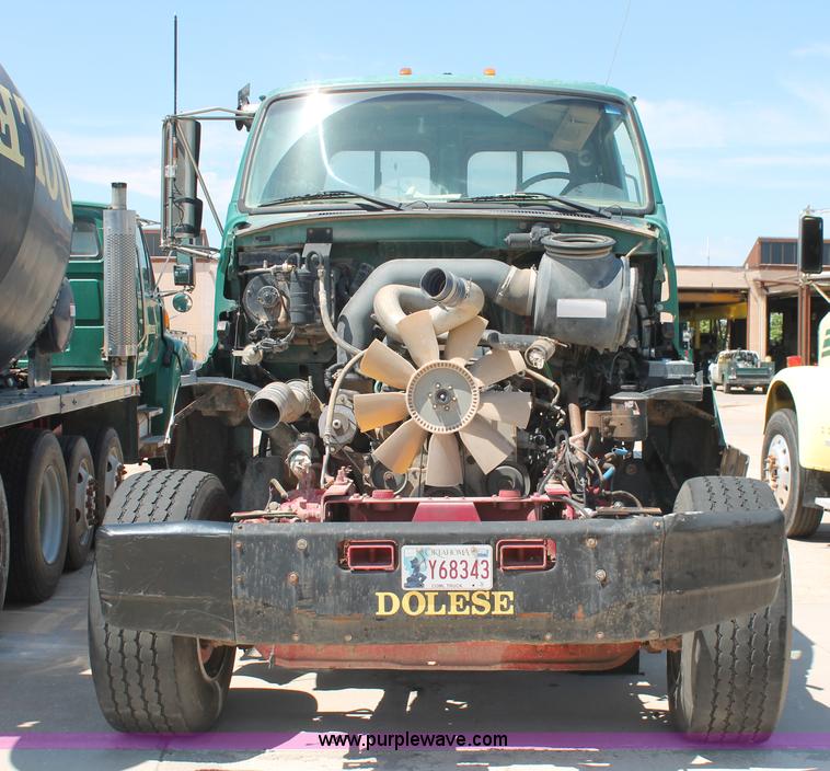 image for item K8811 2001 Sterling L9500 truck cab and chassis