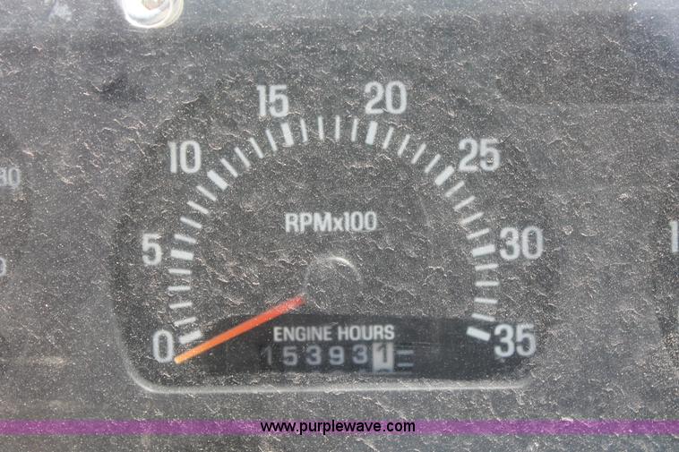 image for item K8811 2001 Sterling L9500 truck cab and chassis