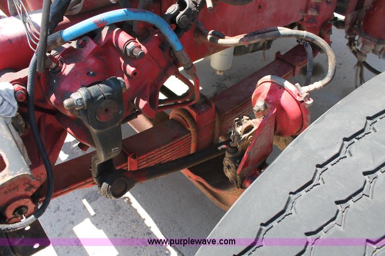 image for item K8811 2001 Sterling L9500 truck cab and chassis